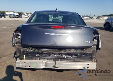 2016 Chrysler 300C z USA, uszkodzony, nr VIN 2C3CCAEG3GH320083